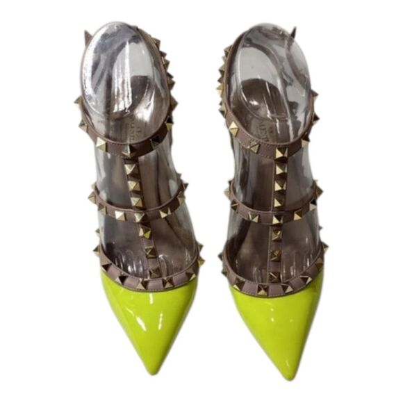Valentino Garavani Neon Yellow Parent Leather Rockstud Pumps EU Size 37.5 - Picture 1 of 16